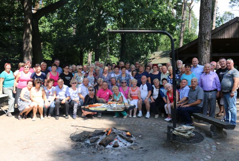 Członkowie Klubu Milonga i Zespołu Cantare świętowali w szkółce leśnej Krajewo  (37)