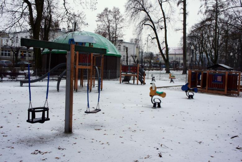 Plac zabaw w mławskim parku