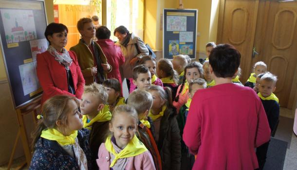 Dzieci ze Szkoły Podstawowej nr 7 z wizytą u burmistrza Mławy - 01