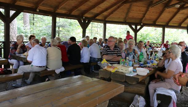 Członkowie Klubu Milonga i Zespołu Cantare świętowali w szkółce leśnej Krajewo  (45) (Copy)