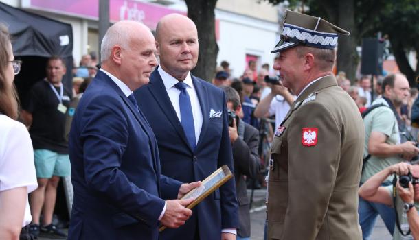 Generał Leszek Surawski otrzymał tytuł Honorowego Obywatela Miasta Mława (5) (Copy)