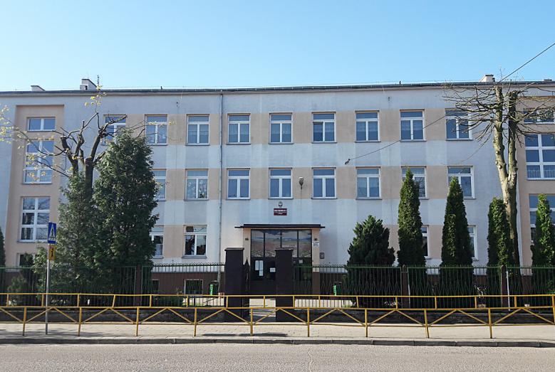 Zdjęcie budynku Szkoły Podstawowej Nr 6 w Mławie