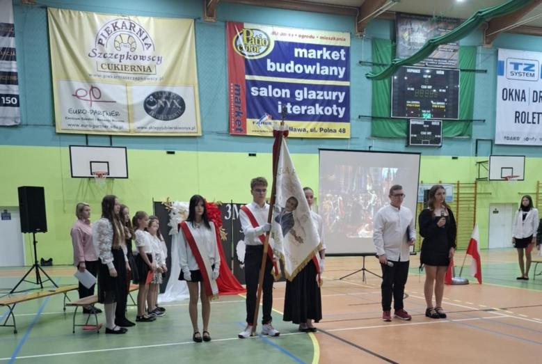 Uroczysta akademia z okazji uchwalenia Konstytucji 3 Maja w SP nr 3