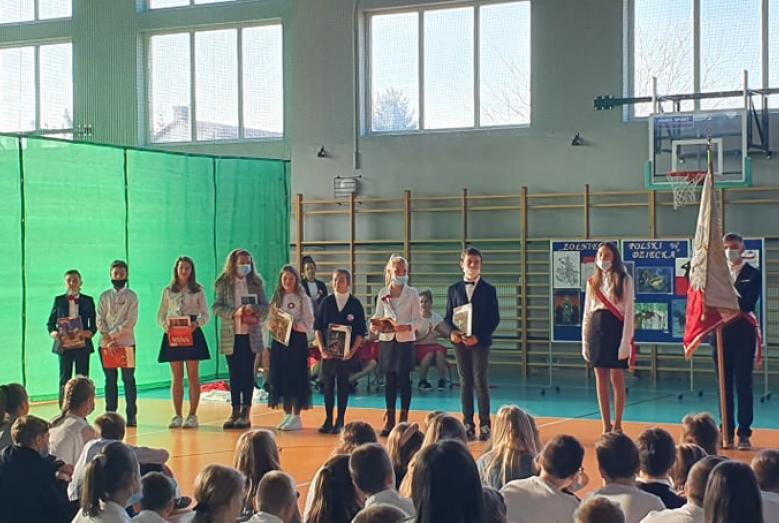 Żołnierz polski w oczach dziecka w SP nr 7 w Mławie
