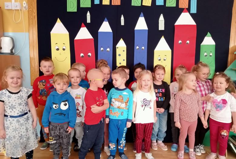 Grupa Krasnale - obchodziła ''Dzień Kredki'' w MPS nr 3 w Mławie