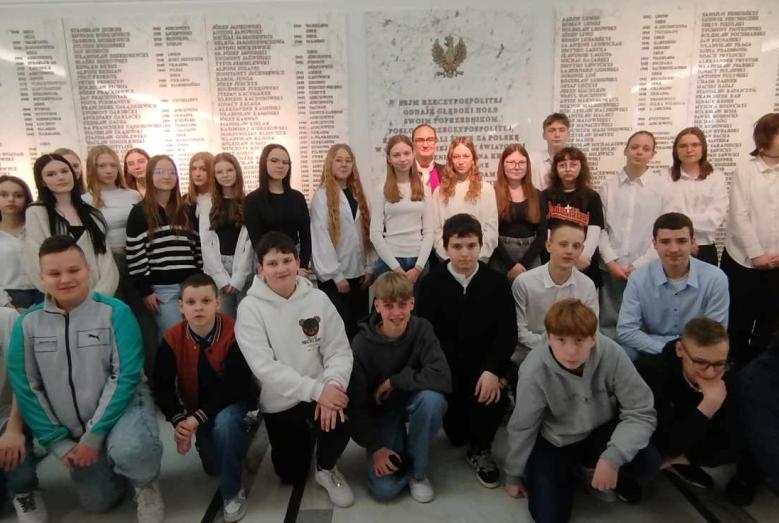 Wycieczka uczniów 7a i 8a Szkoły Podstawowej nr 3 w Mławie do Warszawy