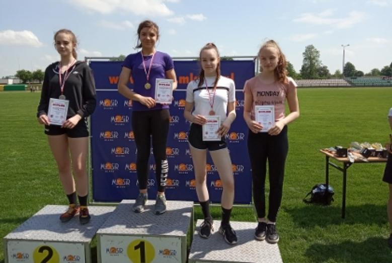 Sukcesy sportowe dziewcząt z SP1