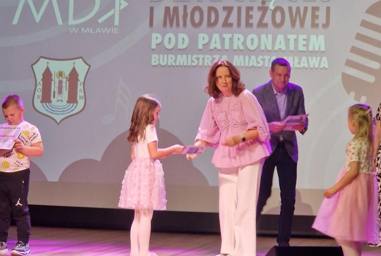 Sukcesy uczniów SP nr 2 w 13 Powiatowym Przeglądzie Piosenki Dziecięcej i Młodzieżowej