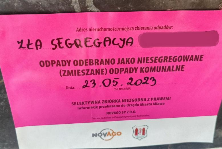 informacja o niesegregowanych śmieciach