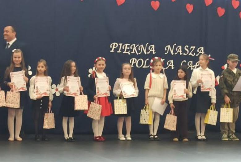 Sukces uczennicy z SP nr 7 w Konkursie Wokalnym "Patriotyczna Nutka”