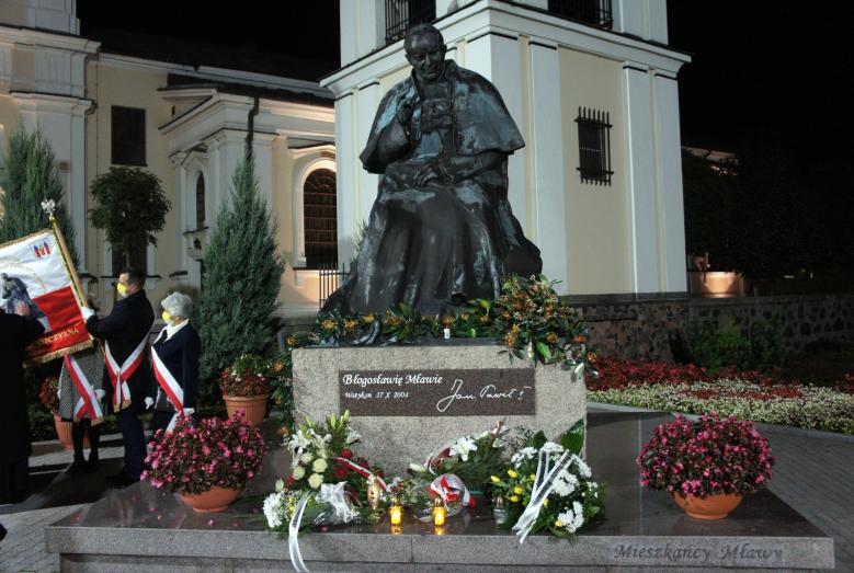 Pomnik papieża Jana Pawła II w Mławie