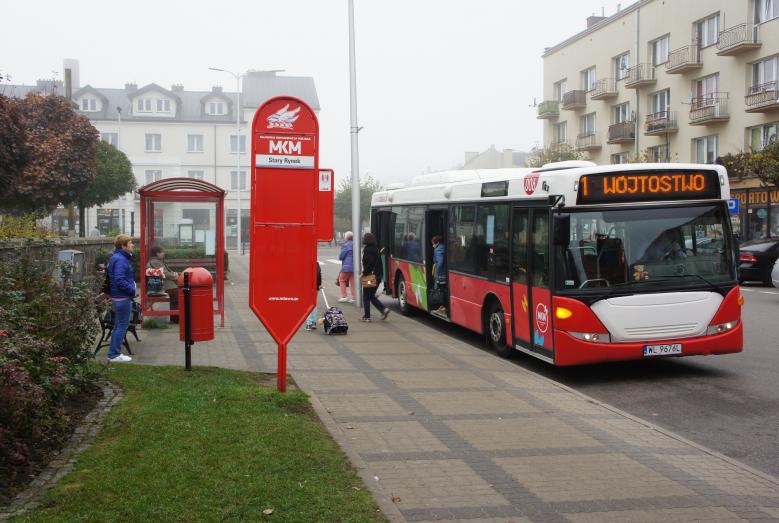 Autobus MKM na przystanku Stary Rynek