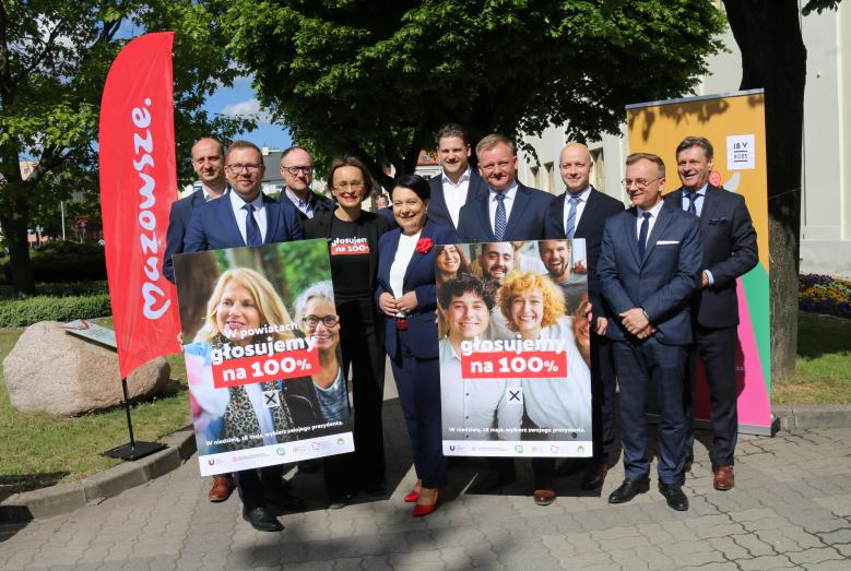 uczestnicy konferencji „Głosujemy na 100 procent”