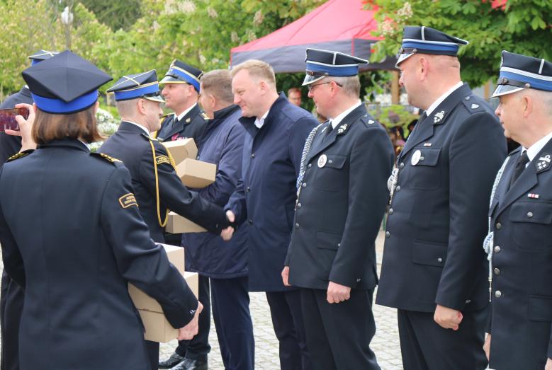 podziękowania dla samorządowców za wspieranie działalności straży pożarnych
