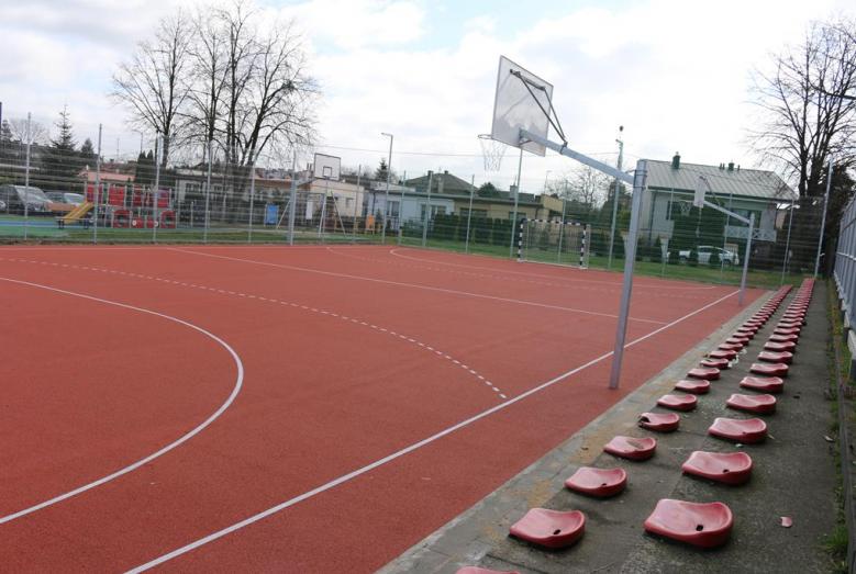 Boisko przy Szkole Podstawowej nr 3 po modernizacji