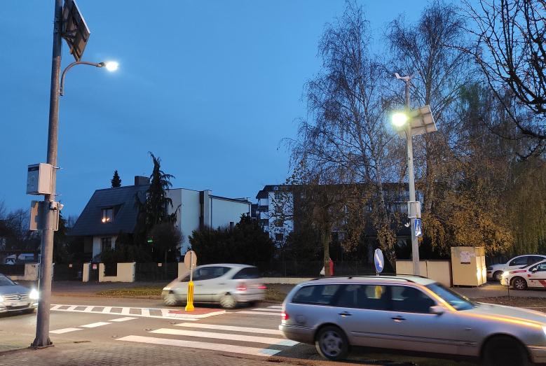 Oświetlenie hybrydowe ul. Grzebskiego