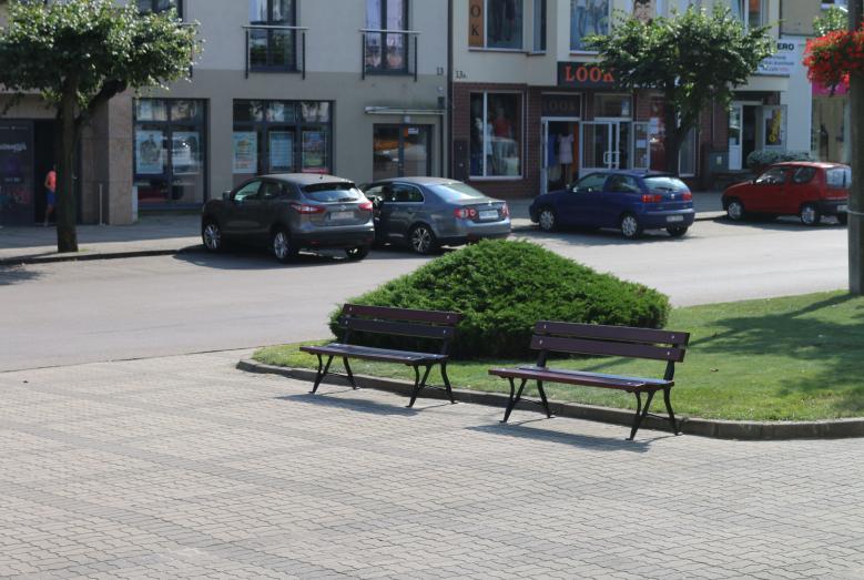 Nowe ławki w centrum miasta