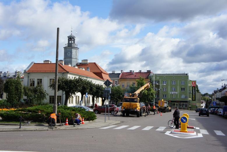 Trwa wymiana słupów oświetleniowych wraz z oprawami