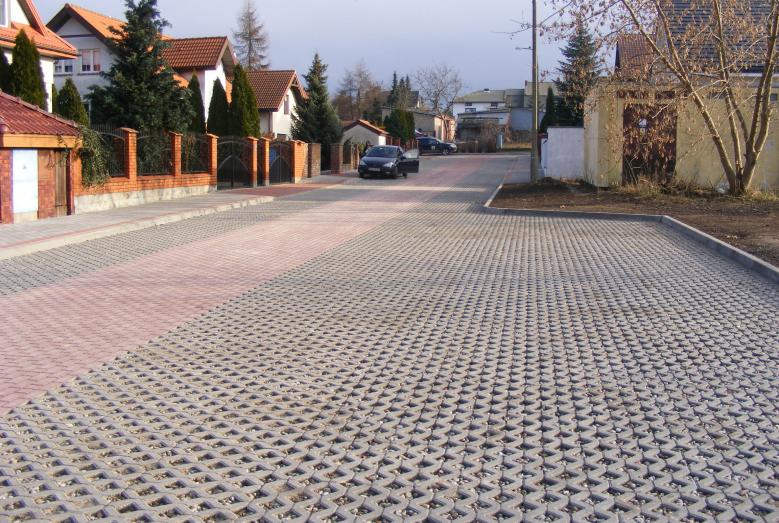 przykład nawierzchni ażurowej na ulicy Anyszki
