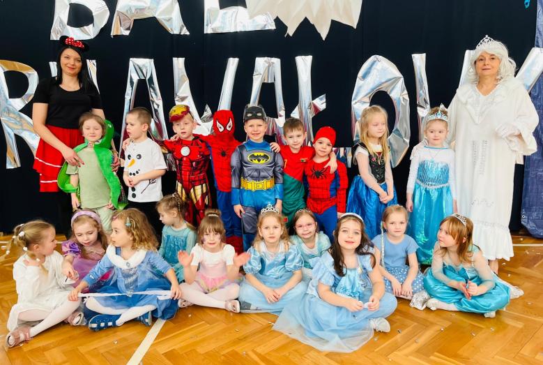 Bal karnawałowy w zimowej krainie w przedszkolu SP nr 2