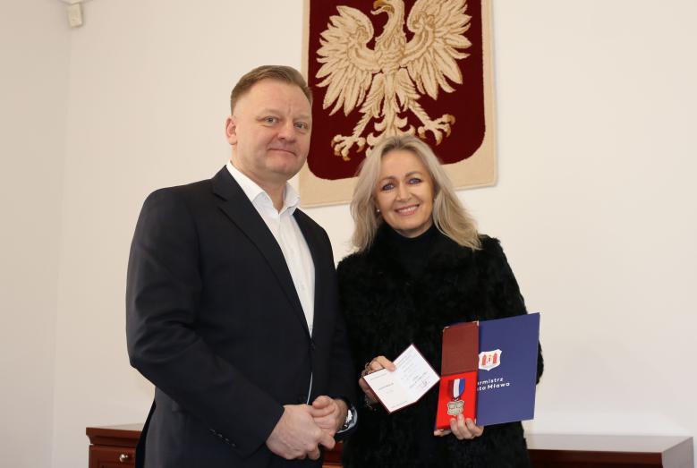 Burmistrz Piotr Jankowski i Ada Gostkowska