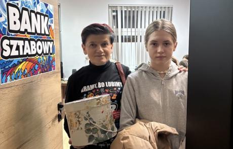 Uczniowie SP3 w Mławie wspierają WOŚP podczas 33. finału