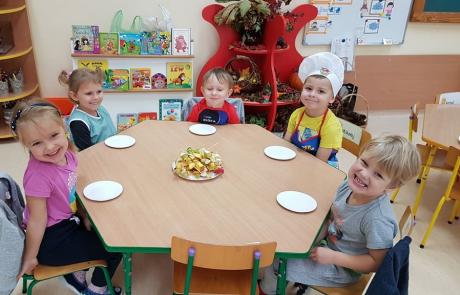 Szaszłyki owocowe w grupie Słoneczka