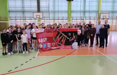 uczestnicy projektu Siatkówka łączy