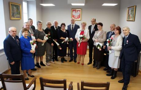 Pamiątkowe zdjęcie złotych jubilatów