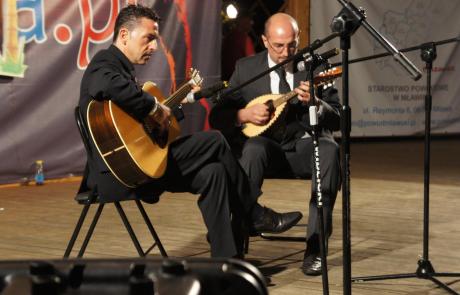 Duet Massimo Domenico i Ganni Nobilio w 2013 roku wystąpił na estradzie  w mławskim parku