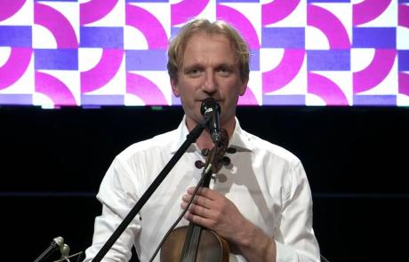 Janusz Prusinowski podczas koncertu laureatów