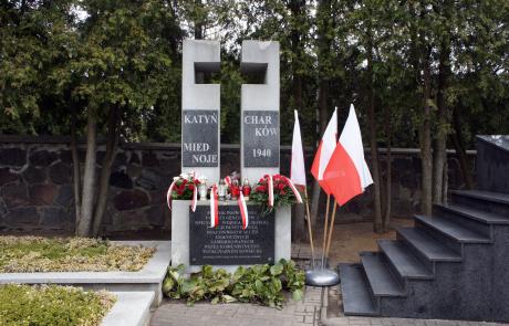 Katyń, pomnik w Mławie