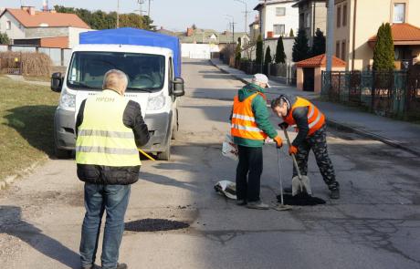 Naprawa ubytków nawierzchni - 04