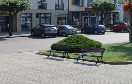 Nowe ławki w centrum miasta