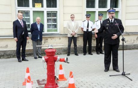 Odsłonięcie stylizowanego hydrantu przy ul. Żeromskiego podczas Dni Mławy w 2021 r.