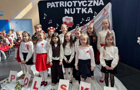 Finał konkursu wokalnego "Patriotyczna nutka" w SP nr 2