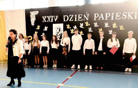 XXIV Dzień Papieski w SP nr 2