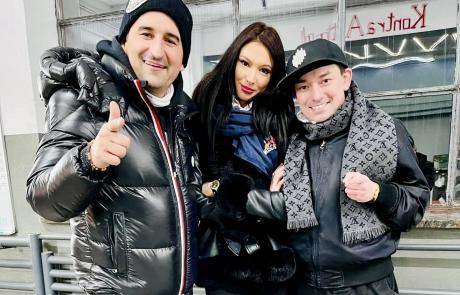 zdjęcie promocyjne z Miśkiem Koterskim i Rafałem Sielawą