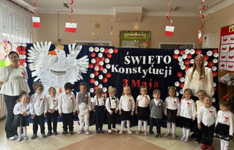 Przedszkolaki z MPS 3 świętują święto Konstytucji 3 Maja