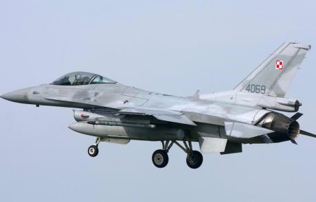 F16