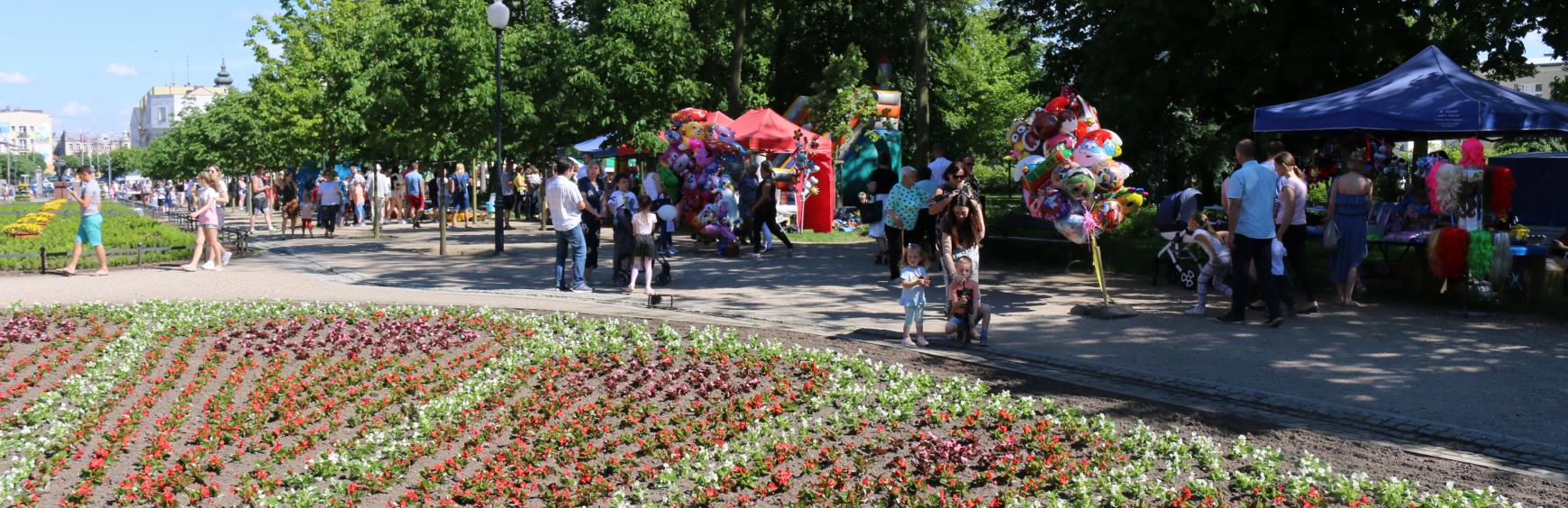 Mławski park podczas miejskiego Dnia Dziecka w 2019 roku