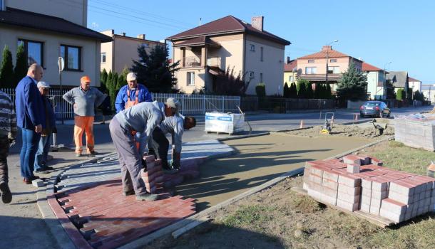 Nad Seraczem powstaje trakt pieszo-rowerowy (7)