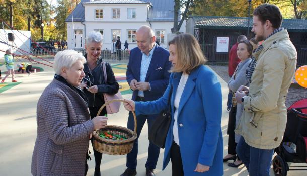 Otwarcie nowego placu zabaw w mławskim parku - 23