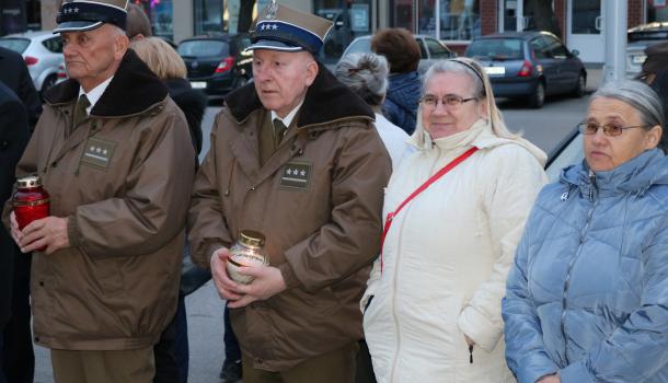 Rocznica katastrofy smoleńskiej - uroczystości w Mławie - 02