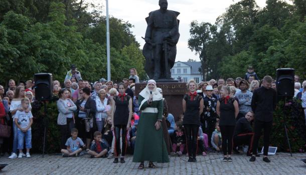 Dni Mławy - piątek w miejskim parku - 079