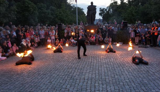 Dni Mławy - piątek w miejskim parku - 088