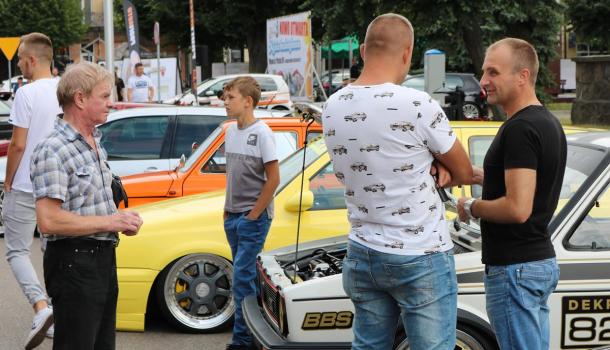 Zlot samochodów tuningowanych - 38