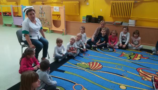 Zajęcia z panią pielęgniarką 