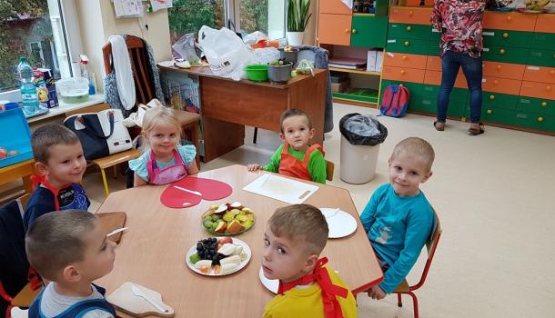 Szaszłyki owocowe w grupie Słoneczka