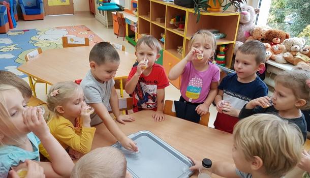 Szaszłyki owocowe w grupie Słoneczka